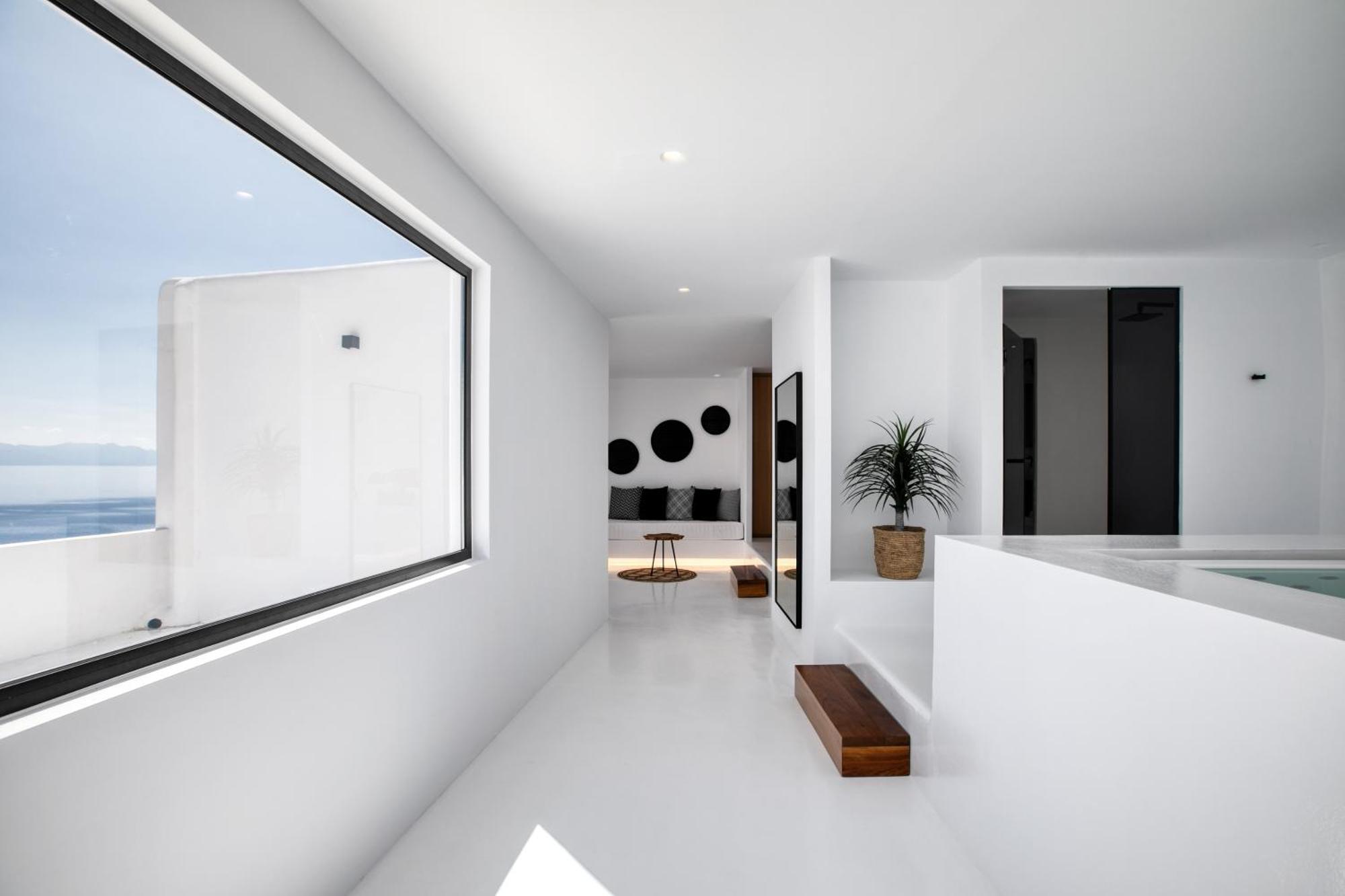 Villa Psarou Black 2